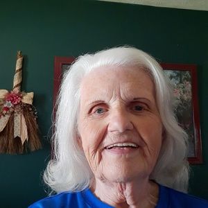 Meet your Posher, Lois